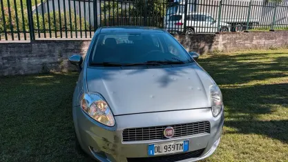 Usata Fiat Grande Punto Dynamic 77 CV (56 kW) 2008 Grigio Utilitaria