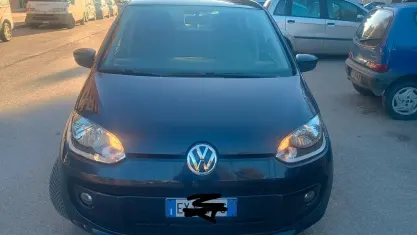 Usata VW up! 68 CV (50 kW) 2014 Blu Utilitaria