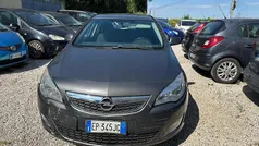 Usata 2013 Opel Astra Tre volumi | 2000 € (Super prezzo)