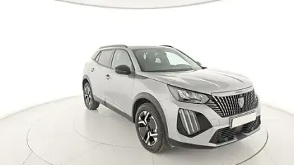 Usata Peugeot 2008 Allure 101 CV (74 kW) 2025 Argento SUV
