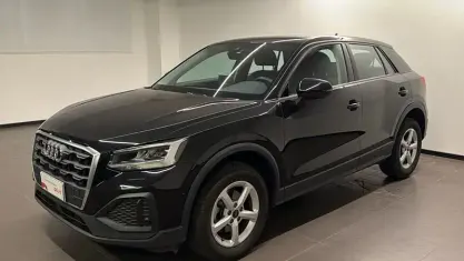 Begagnad Audi Q2 Business 116 HK (85 kW) 2024 Svart SUV