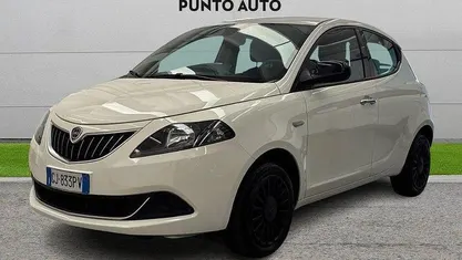 Usata Lancia Ypsilon Silver 69 CV (50 kW) 2022 Utilitaria