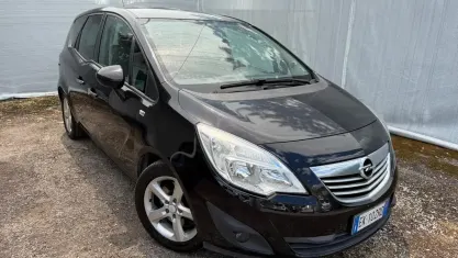 Usata Opel Meriva 130 CV (95 kW) 2011 Nero Monovolume