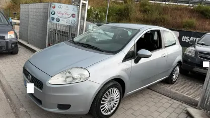 Usata Fiat Grande Punto Active 65 CV (47 kW) 2007 Argento Utilitaria