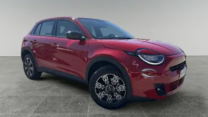 Nuova Fiat 600 Icon 145 CV (106 kW) 2026 Rosso SUV