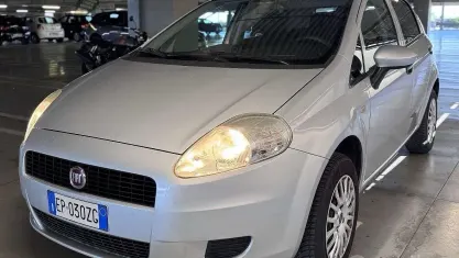 Usata Fiat Grande Punto 69 CV (50 kW) 2013 Grigio Utilitaria