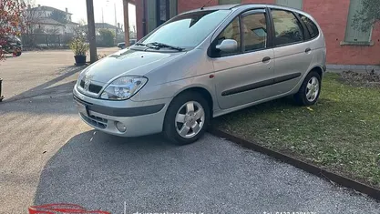 Usata Renault Scénic Privilege 107 CV (78 kW) 2000 Monovolume