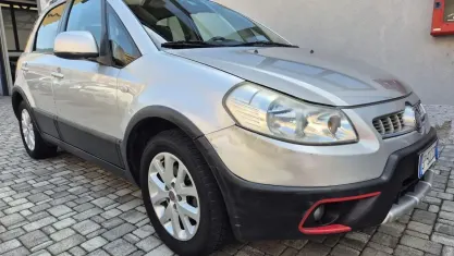 Usata Fiat Sedici Dynamic 120 CV (88 kW) 2011 Argento SUV