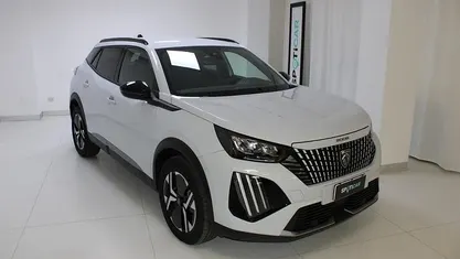 Usata Peugeot 2008 Allure 131 CV (96 kW) 2025 SUV