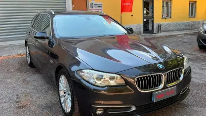 Usata BMW 520 Luxury Line 190 CV (139 kW) 2015 Grigio Station wagon