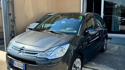 Gray Usata 2015 Citroën C3 PureTech Tre volumi | 5300 € (Buon prezzo)