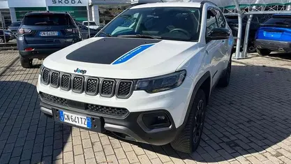 Bianco Usata 2023 Jeep Compass Trailhawk SUV | 20.490 € (Ottimo prezzo)