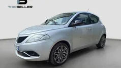 Argento Usata 2016 Lancia Ypsilon Platinum Due volumi | 4999 €
