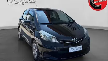 Usata Toyota Yaris Lounge 69 CV (50 kW) 2011 Nero Utilitaria