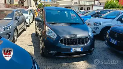 Usata Kia Venga 90 CV (66 kW) 2018 Grigio Utilitaria