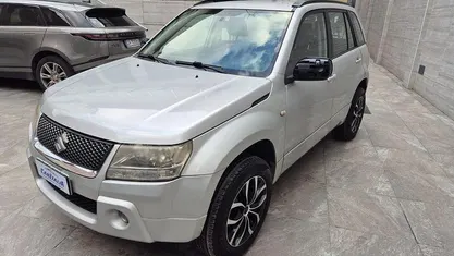 Usata Suzuki Grand Vitara 140 CV (102 kW) 2008 Grigio SUV