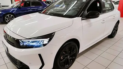 Usata Opel Corsa 101 CV (74 kW) 2025 Bianco Utilitaria