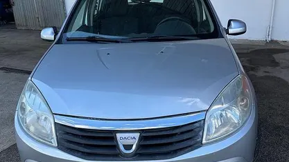 Usata Dacia Sandero 68 CV (50 kW) 2010 Berlina