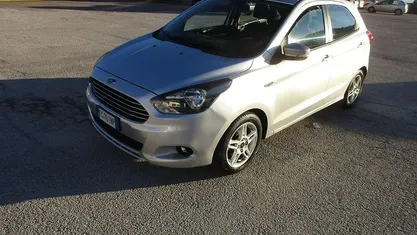 Argento Usata 2017 Ford Ka Ultimate Tre volumi | 7950 € (Buon prezzo)