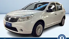 Bianco pastello Usata 2010 Dacia Sandero Due volumi | 7800 €