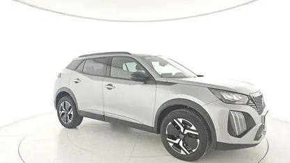Usata Peugeot 2008 Allure 145 CV (106 kW) 2024 Argento SUV
