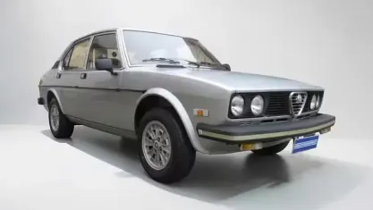 Usata Alfa Romeo Alfetta 125 CV (91 kW) 1981 Grigio metallizzato Berlina