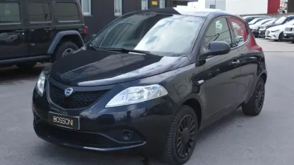 Usado Lancia Ypsilon S 69 CV (50 kW) 2019 Negro Utilitario