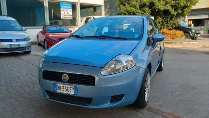 Usata Fiat Grande Punto Active 65 CV (47 kW) 2007 Bluazzurro Utilitaria