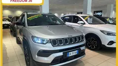 Grigio chiaro Usata 2022 Jeep Compass Limited SUV | 22.990 € (Buon prezzo)