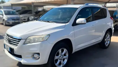 Usata Toyota RAV4 150 CV (110 kW) 2010 Bianco SUV