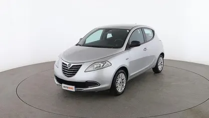 Argento Usata 2015 Lancia Ypsilon Gold Due volumi | 8399 € (Buon prezzo)