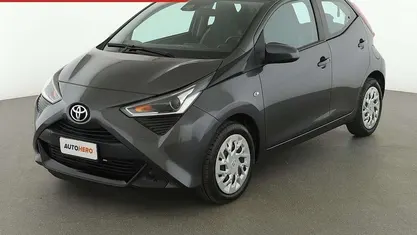 Usata Toyota Aygo X-play 72 CV (52 kW) 2021 Grigio Utilitaria