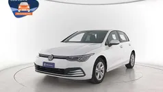 Usata 2022 VW Golf VIII Life Tre volumi | 18.900 € (Buon prezzo)