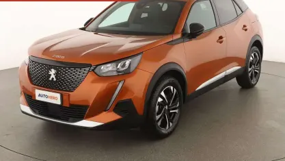 Usata Peugeot 2008 Allure 131 CV (96 kW) 2023 Arancio SUV