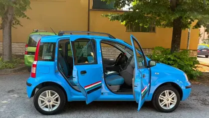 Usata Fiat Grande Punto 75 CV (55 kW) 2006 Bluazzurro Utilitaria