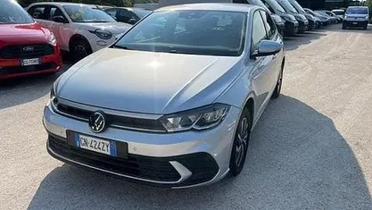 Usata VW Polo Life 95 CV (69 kW) 2023 Grigio Utilitaria