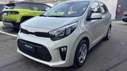 Usata Kia Picanto Urban 67 CV (49 kW) 2023 Beige Utilitaria