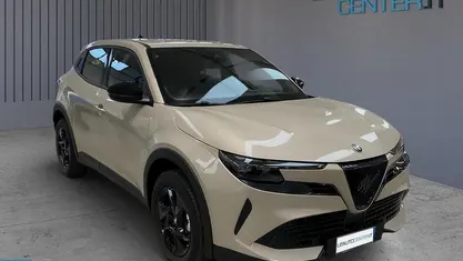 Bianco Usata 2025 Alfa Romeo Junior SUV | 26.400 € (Buon prezzo)
