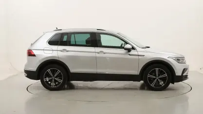 Usata VW Tiguan Elegance 150 CV (110 kW) 2021 Argentoargento SUV