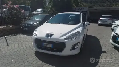 Usata Peugeot 308 Active 115 CV (84 kW) 2013 Bianco Station wagon
