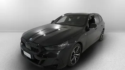 Usata 2025 BMW 520 Comfort Edition Station wagon | 68.250 €