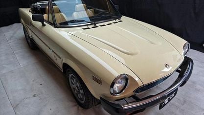 Usata Fiat 124 Spider 122 CV (89 kW) 1982 Beige Cabrio