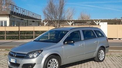 Usata Opel Astra Club 140 CV (102 kW) 2006 Grigio Berlina