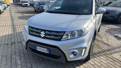Usata Suzuki Vitara 120 CV (88 kW) 2017 Grigio argento SUV