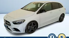 Usata 2023 Mercedes B180 AMG Line Premium Monovolume | 31.900 € (Buon prezzo)