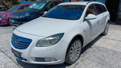Usata Opel Insignia Cosmo 160 CV (117 kW) 2011 Bianco Station wagon