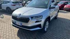 Grigio argento Usata 2024 Skoda Karoq Selection SUV | 26.990 € (Buon prezzo)