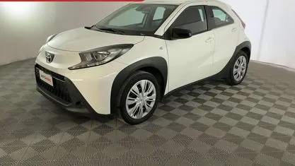 Usata Toyota Aygo X Active 72 CV (52 kW) 2023 Bianco SUV