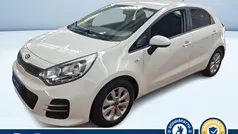 Bianco pastello Usata 2017 Kia Rio Active Tre volumi | 10.500 € (Buon prezzo)