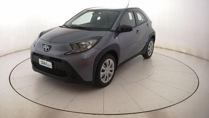 Neu Toyota Aygo X Active 72 PS (52 kW) 2025 Blau SUV